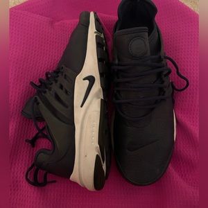 Navy leather Nike Presto, size 11